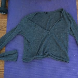 URBAN OUTFITTERS GREY TOP